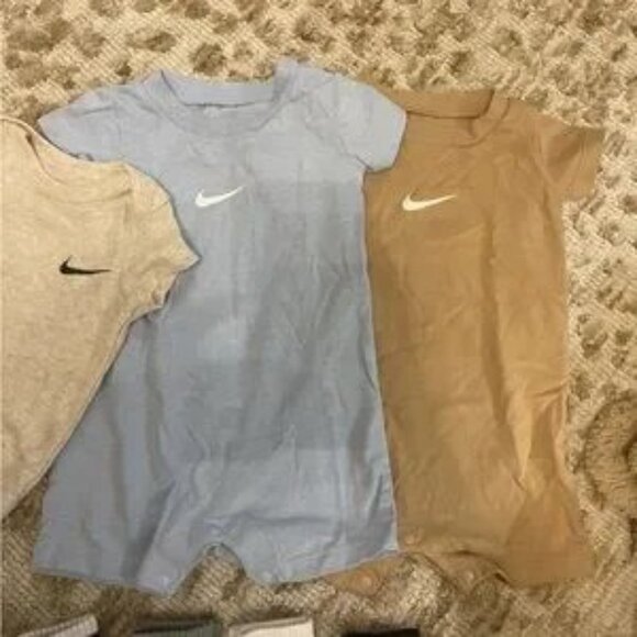 Nike bundle - Picture 4 of 5
